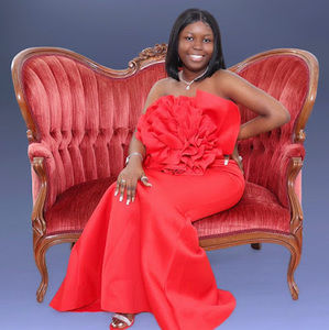 Meet your Posher, Zainab